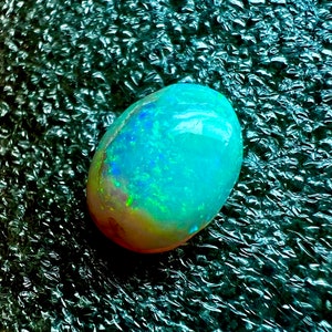 Multi opale di fuoco, opale base bianco, cabochon opale australiano naturale, gemma sciolta cabochon opale australiano, come questo opale 14X11X5MM Ct5.25