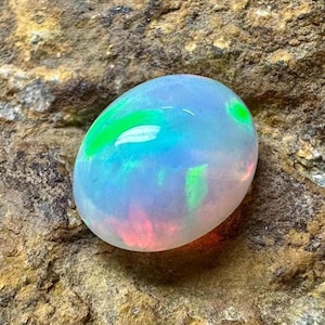 Multi vuuropaal, geboortesteen oktober, natuurlijke opaalcabochon, Welo-basisopaal, opaalcabochon, losse edelsteen, maat 11 x 8 x 5 mm kt. 2,50 ovaal
