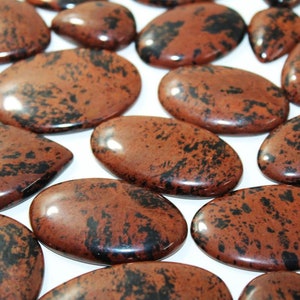 Atacado lote pr kg xolo qualidade 100% natural mahagony obsidiana cabochão todos os formatos todos os tamanhos mix lote cabochão lote de pedras preciosas para joias