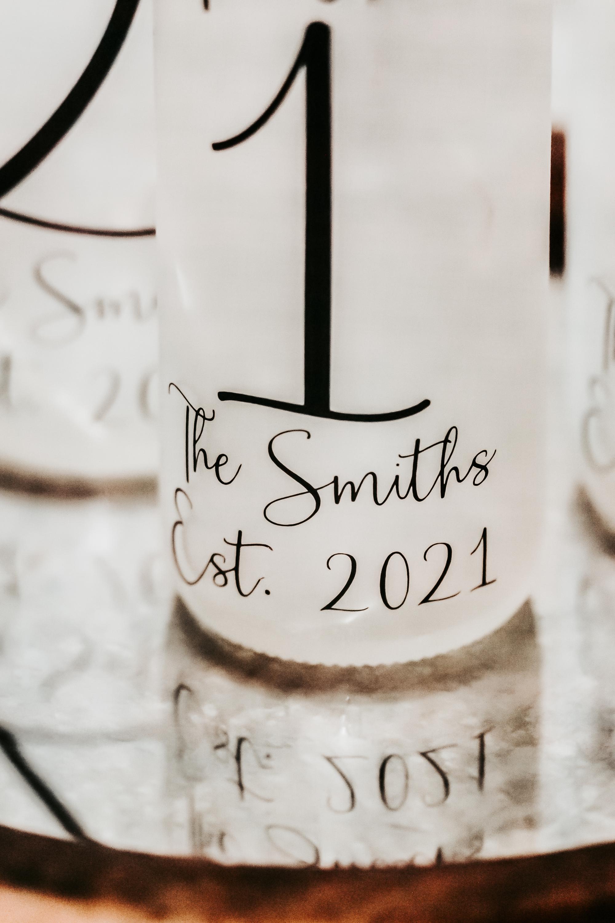 ウェディングテーブルナンバー - ライトアップワインボトル