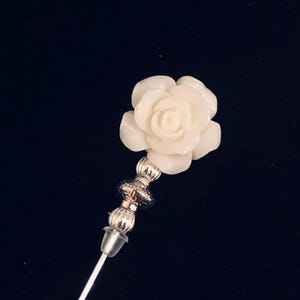 Épingles rose blanche/épingles à chapeau/épinglettes/épingles de revers/épingles à hijab dans un choix de longueurs