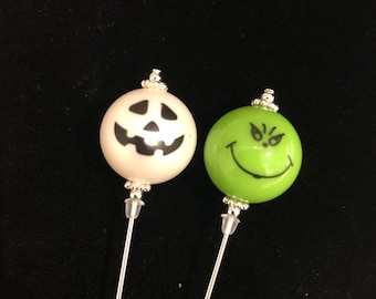Spille a tema Halloween - fantasma o folletto in diverse lunghezze - da utilizzare come spilloni da cappello, spille da bavero, decorazioni ecc.