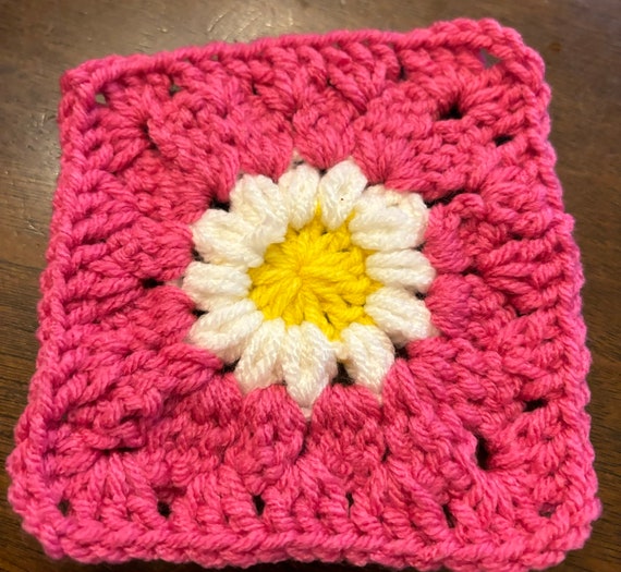 Crochet Daisy Bucket Hat, Granny Square Festival Hat - Etsy display picture 3