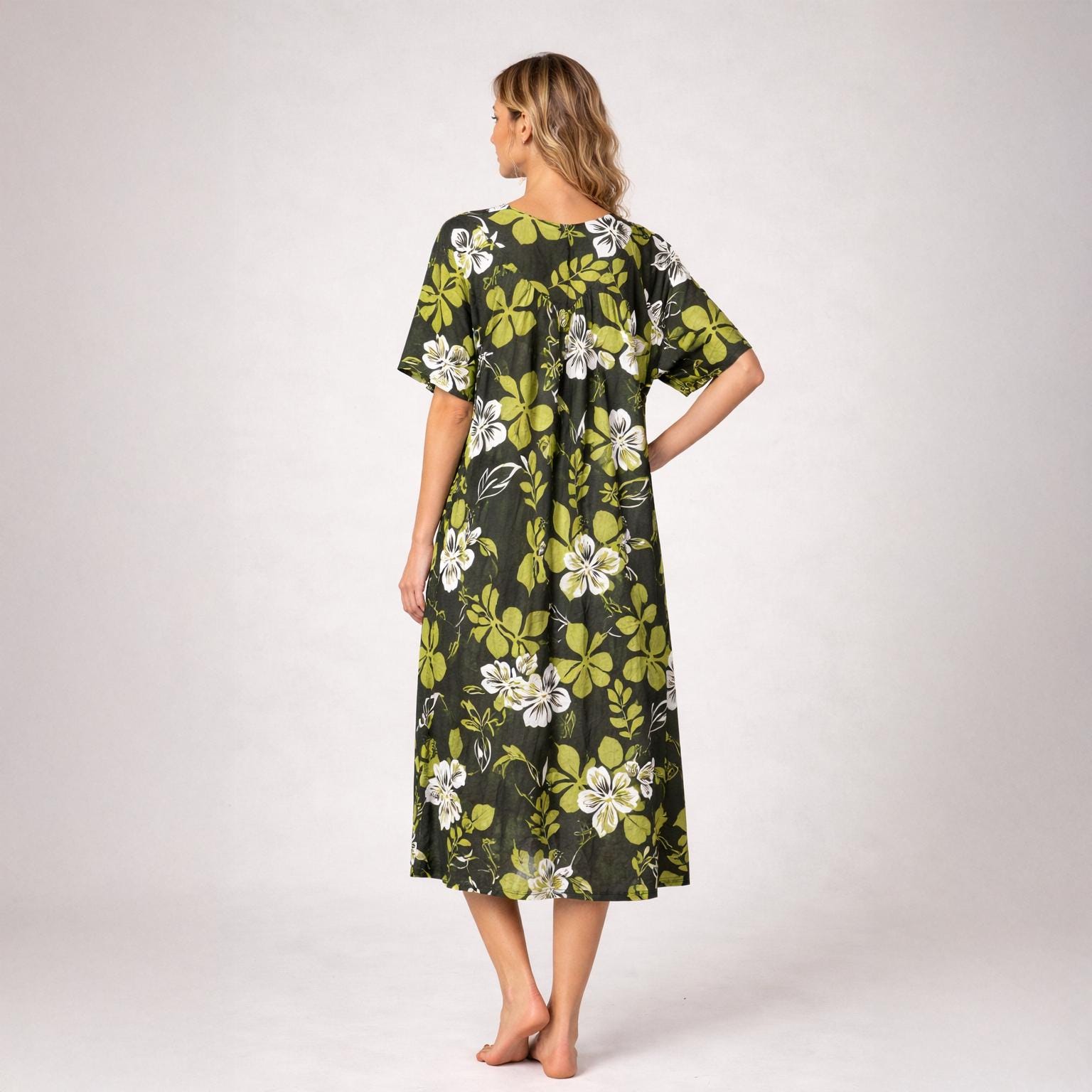 花 mumu. Micronesian Womens Mumu Dress, Lightweight Polyester With Zipper