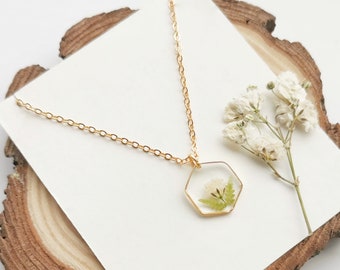 Babys Breath  Necklace, Real Fern Necklace, Real Flower Necklace , Resin Jewelry, Bridesmaid Necklace, Necklace for Her, Geometric Necklace