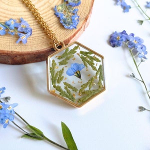 Resin Forget Me Not Necklace, Pressed Flower Jewelry ,Cedar Leaves Necklace, Nature Jewelry, Christmas Gift for Her, Necklace for Woman