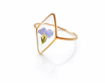 Forget me not flower ring, Pressed forget me not flower ring, Christmas gift, Terrarium ring, Real flower ring, Resin jewelry. Gift for Her