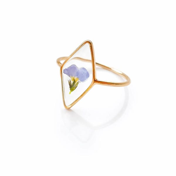 Bague fleurs myosotis, bague fleurs myosotis pressées, cadeau de Noël, bague terrarium, bague fleurs véritables, bijoux en résine. Cadeau pour elle
