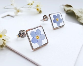 Forget me Not Flower Earrings, Pressed Flower Earrings, Resin Jewelry Earring, Resin Flower Earring, Sterling Silver Stud Earring