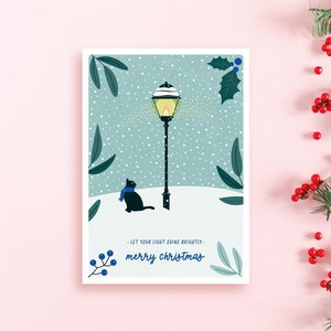 Weihnachtskarte / LET YOUR LIGHT shine / zauberhafte Postkarte zu Weihnachten / Katze im Schnee / liebevoller Spruch / für Weihnachtsfans