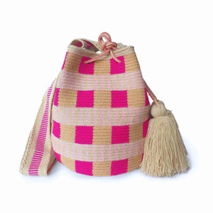 Fairtrade Pink WAYUU Bag, Mochila from Colombia, Medium Crochet Crossbody, Handmade Medium Purse, Bucket Bag, Colombian Craft