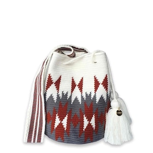 AUTHENTIC Traditional WAYUU Bag, Mochila from Colombia, Medium Crochet Crossbody, Handmade Medium Purse, Bucket Bag, Colombian Craft