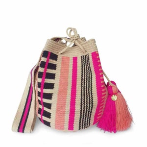 RESTOCKED Raspberry WAYUU Bag, Mochila from Colombia, Medium Crochet Crossbody, Handmade Medium Purse, Bucket Bag, Colombian Craft