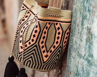 Best-Selling Large WAYUU BAG, Original Crochet Crossbody, Handmade Colombian Bucket Bag, Ethical Purse, Artisanmade Mochila