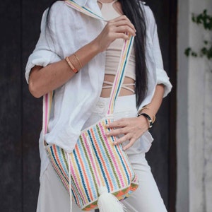 Rainbow Striped Wayuu Bag, Mochila from Colombia, Medium Crochet Crossbody, Handmade Medium Purse, Bucket Bag, Colombian Craft image 3