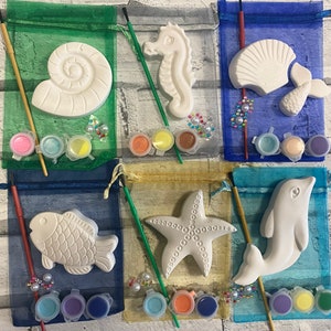 Sea Creatures Craft Kit in Organza Gift Bag-Paint Craft Party Set-Sealife Nature Eco Party Bag Favour/Fillers-Dolphin-Fish-Mermaid-Shell