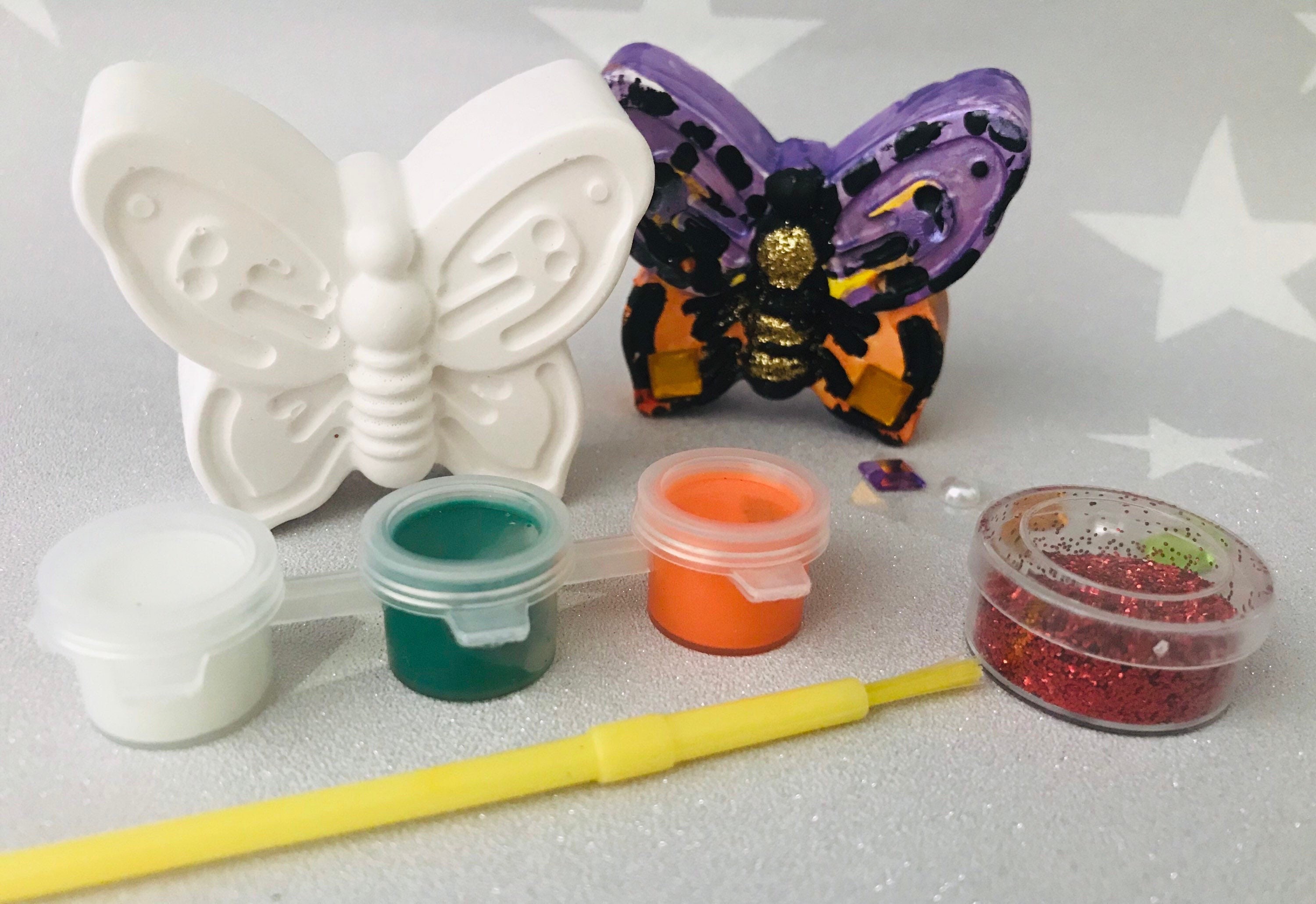Fun Express Kit de manualidades de primavera con diseño de insectos, hace 12 unidades, kits de manualidades Fun Express Kit de manualidades de primavera con diseño de insectos, hace 12 unidades, kits de manualidades