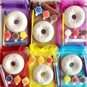 Donut Craft Kit in Organza Gift Bag-Unique Party Bag Favour/Fillers-Doughnut Cake Craft Set-Paint Set-Craft Party Idea-Children’s Activity