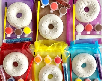 Donut Craft Kit in Organza Gift Bag-Unique Party Bag Favour/Fillers-Doughnut Cake Craft Set-Paint Set-Craft Party Idea-Children’s Activity