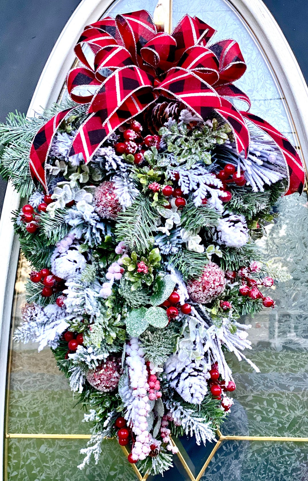 Teardrop Christmas Wreath 