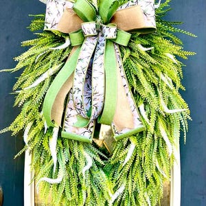 Beaded Grass Wreath, beaded fern wreath, everyday wreath, year round wreath, bows interchangeable, button fern grass wreath, white accents