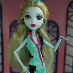 Monster High Ghoul&#39;s Night Out Lagoona Blue doll in Maul Session fashion Mattel 2013 #1