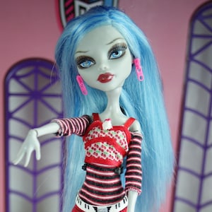 Monster High Signature Series First 1 Wave Ghoulia Yelps doll Mattel 2010 #22