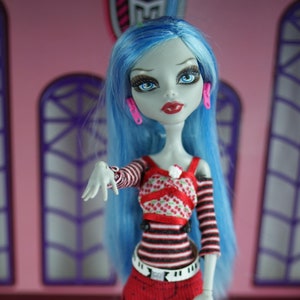 Monster High Signature Series First 1 Wave Ghoulia Yelps doll Mattel 2010 #29