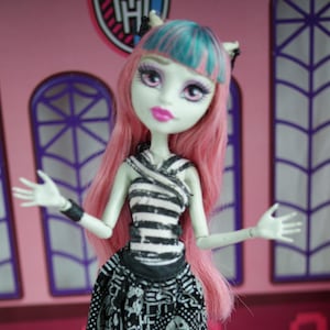 Monster High Wave 4 Rochelle Goyle Puppe Mattel 2012 #25