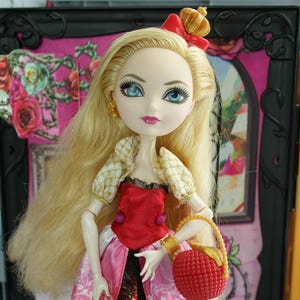 Ever After High Core Royals and Rebels Wave 1 First Chapter Apple White doll Mattel 2013 #11