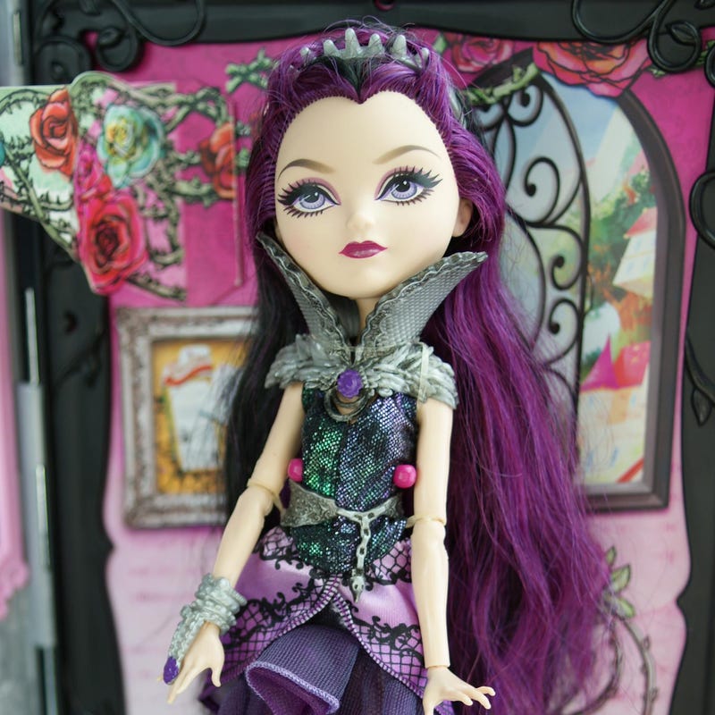 Poupée Ever After High Raven Queen Rebel 2013 Mattel premier chapitre -pk-age dommage 746775266493 | eBay