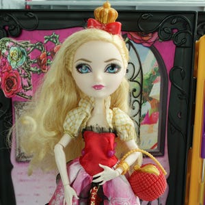 Ever After High Core Royals and Rebels Wave 1 First Chapter Apple White doll Mattel 2013 #10