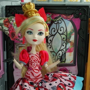 Ever After High Way to Wonderland Apple White doll Mattel 2015