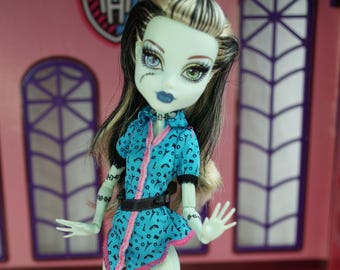 Monster High Scaris City of Frights Frankie Stein doll Mattel 2012 #1