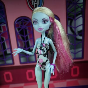 Monster High Abbey Bominable Skull Shores doll 2011 #5