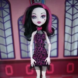 Monster High Draculaura doll from the Sweet 1600 Roadster car Mattel #8