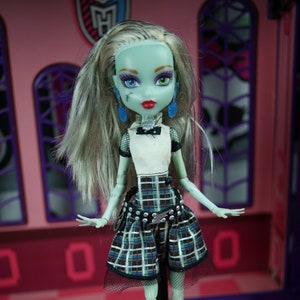 Monster High Frankie Stein Ghoul&#39;s Alive! doll Mattel 2012 #5