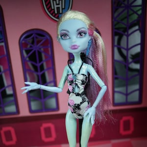 Monster High Abbey Bominable Skull Shores doll 2011 #3