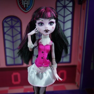 17 inch draculaura doll deals