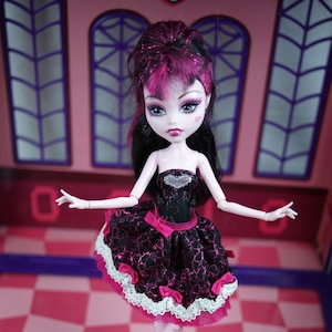 Monster high draculaura 1600 hotsell