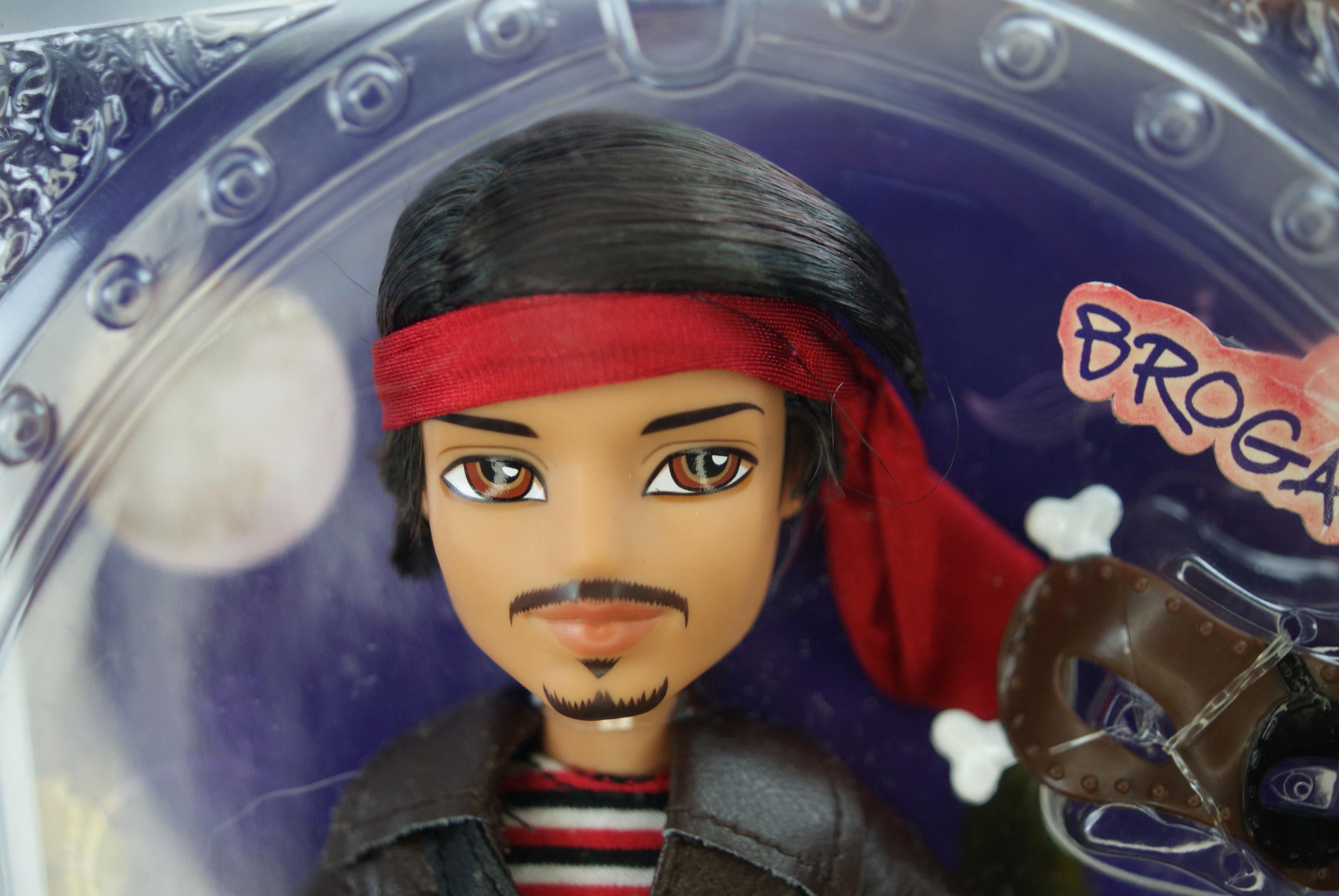 Bratz Masquerade Boyz Brogan muñeca pirata MGA MIB 10s