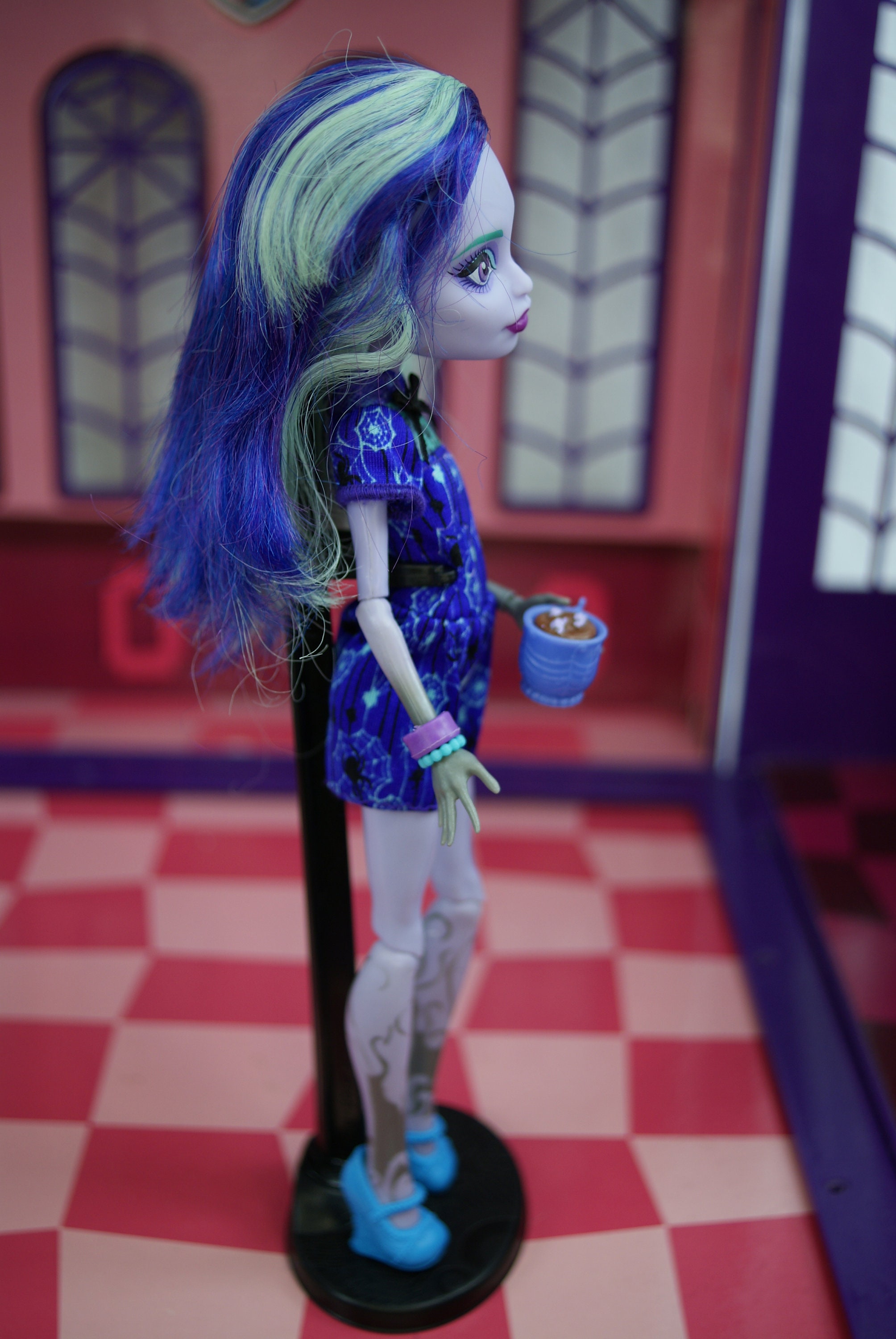 Boneca Monster High Básica Clawdeen Wolf Mattel em Promoção na Americanas