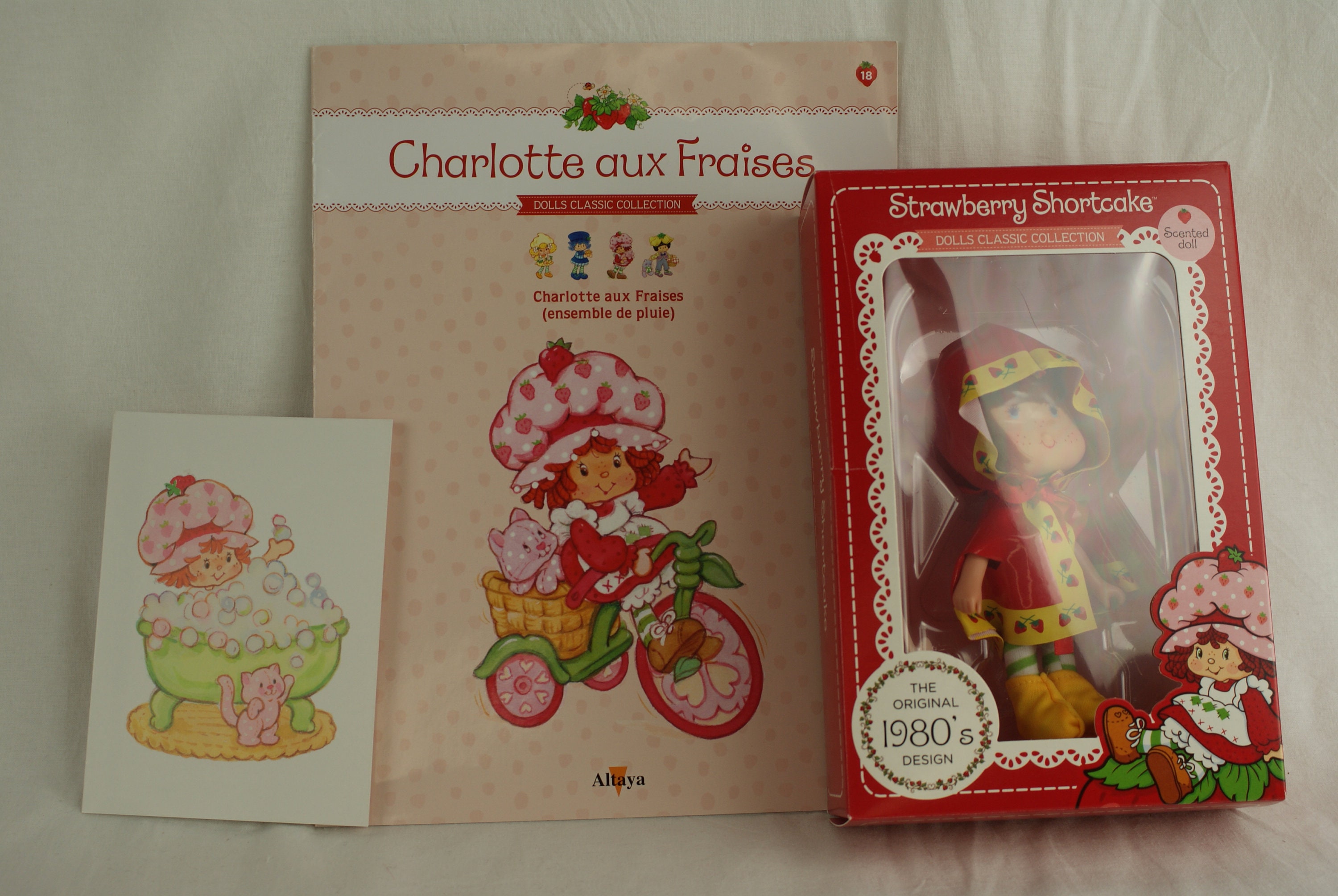 Poupée CHARLOTTE AUX FRAISES-STRAWBERRY SHORTCAKE N°S468