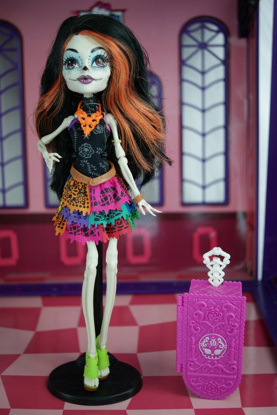 List #3) Monster High Dolls inc Some Original Accessories - Choose from  Various