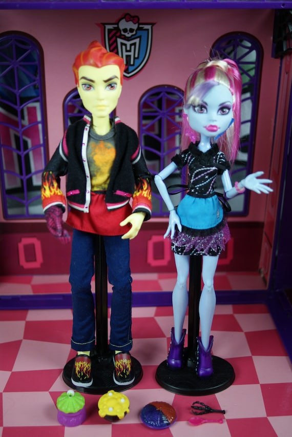 Monster high classroom dolls sales