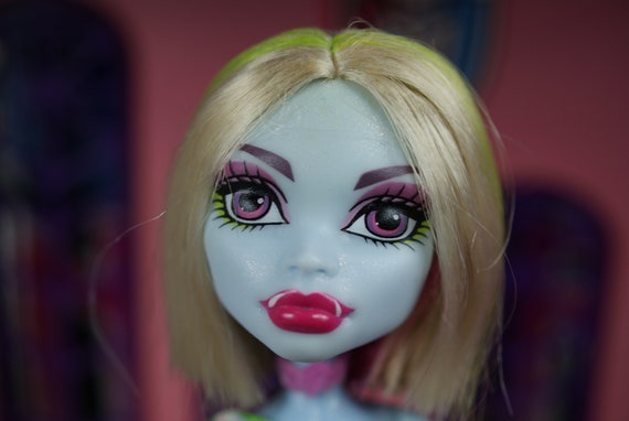 Monster High Abbey Bominable Skultimate Roller Maze Doll