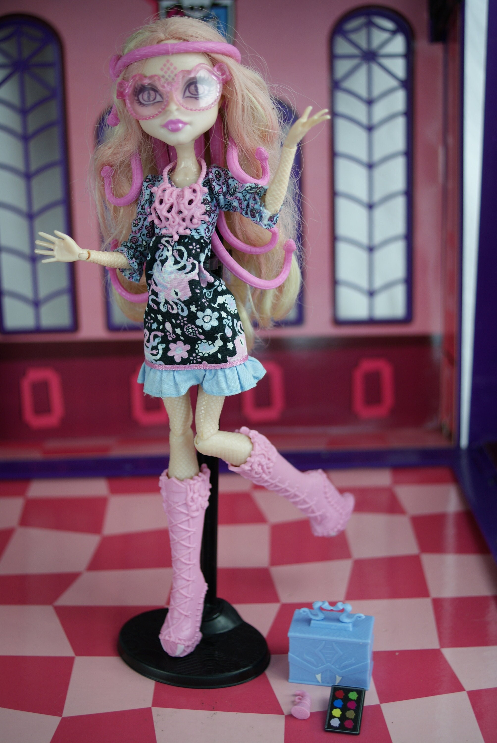 Free: Nuevo Artwork/png En Hd De Viperine Gorgon - Monster High 