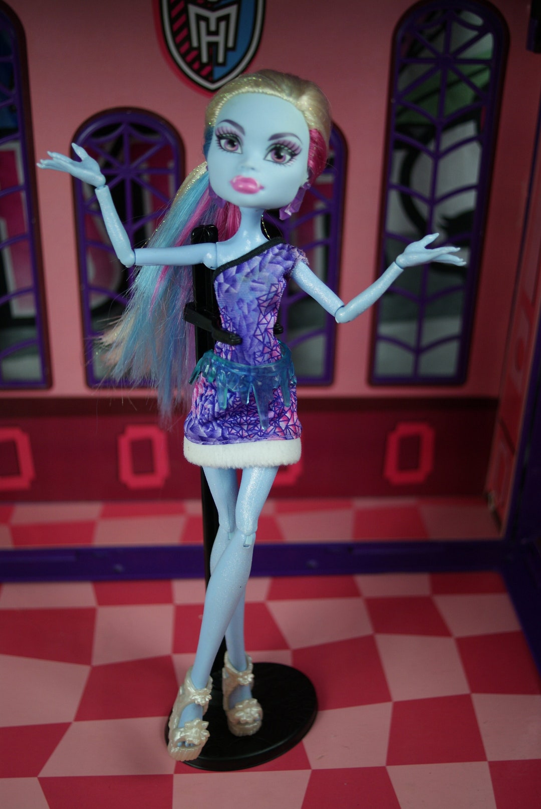 Monster High Abbey Bominable Scaris: Muñeca City of Frights 2012
