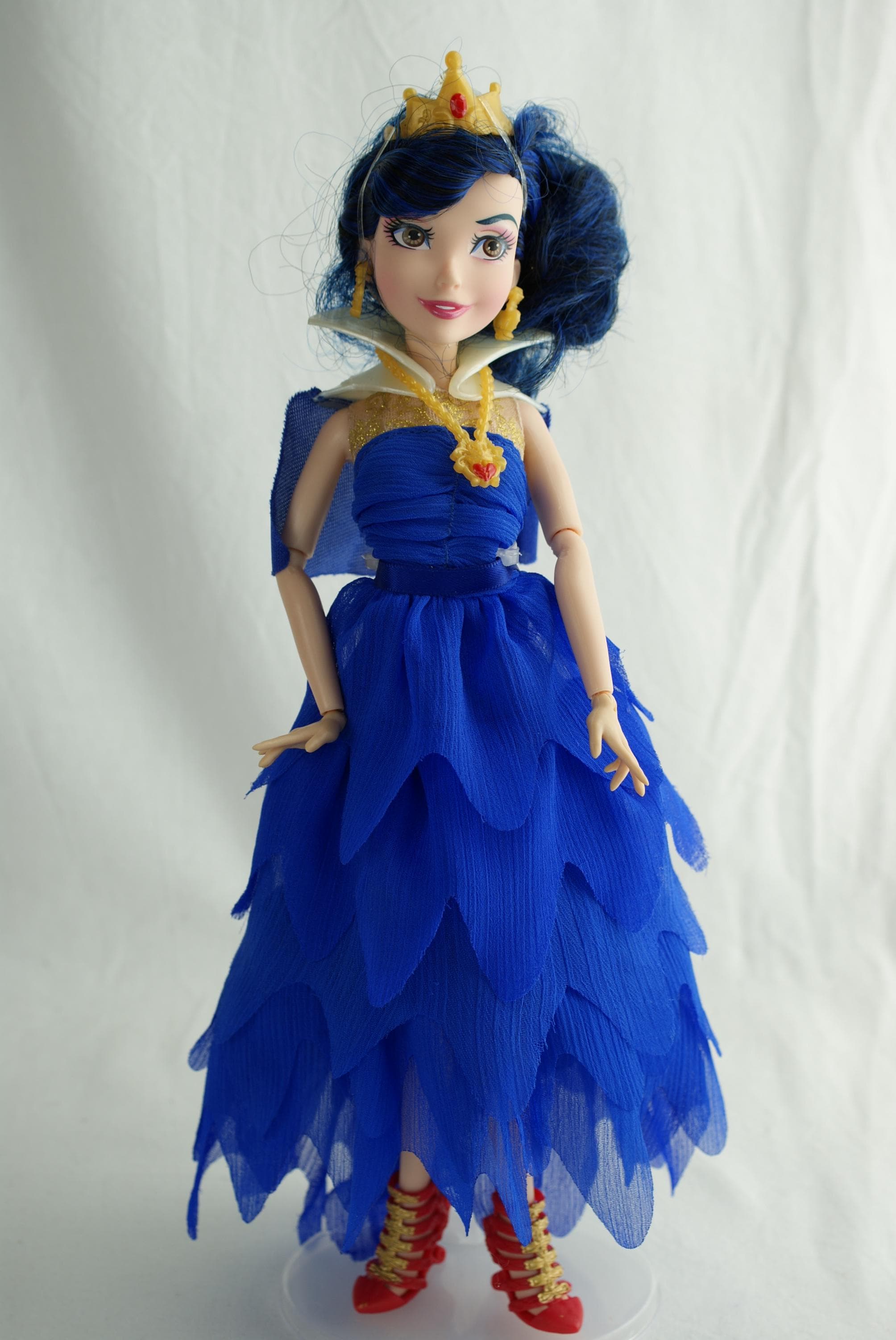 Descendants Dolls Evie