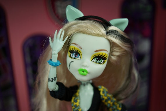 Boneca Monster High Frankie Stein - Wave 1 (ler Descrição)